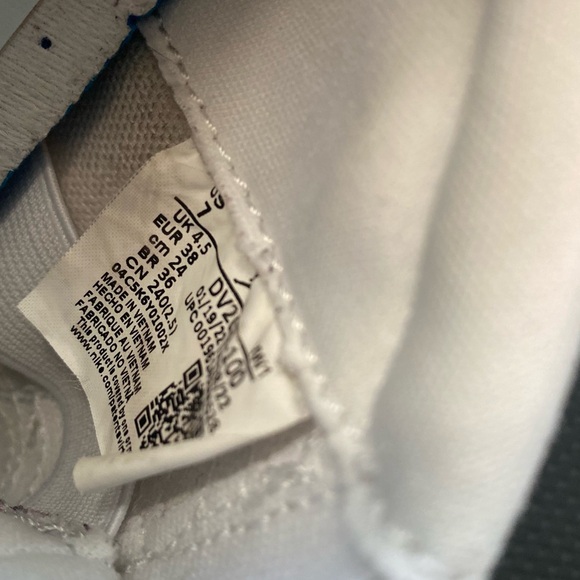 Jordan 11 CMFT Low “Igloo” SZ 7 W - Picture 5 of 5